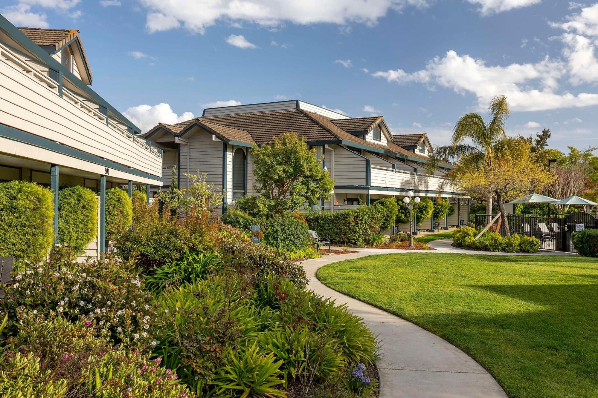 Seacliff Inn Aptos, Tapestry Collection By Hilton Exterior photo